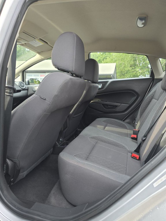 2014 Ford Fiesta Image 10