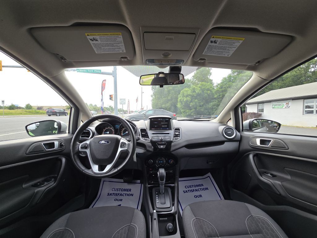 2014 Ford Fiesta Image 11