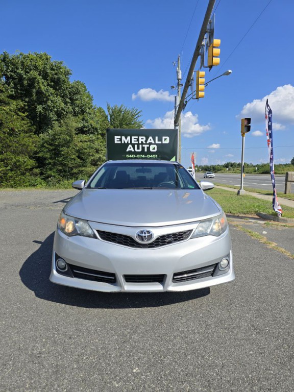 2012 Toyota Camry Image 2