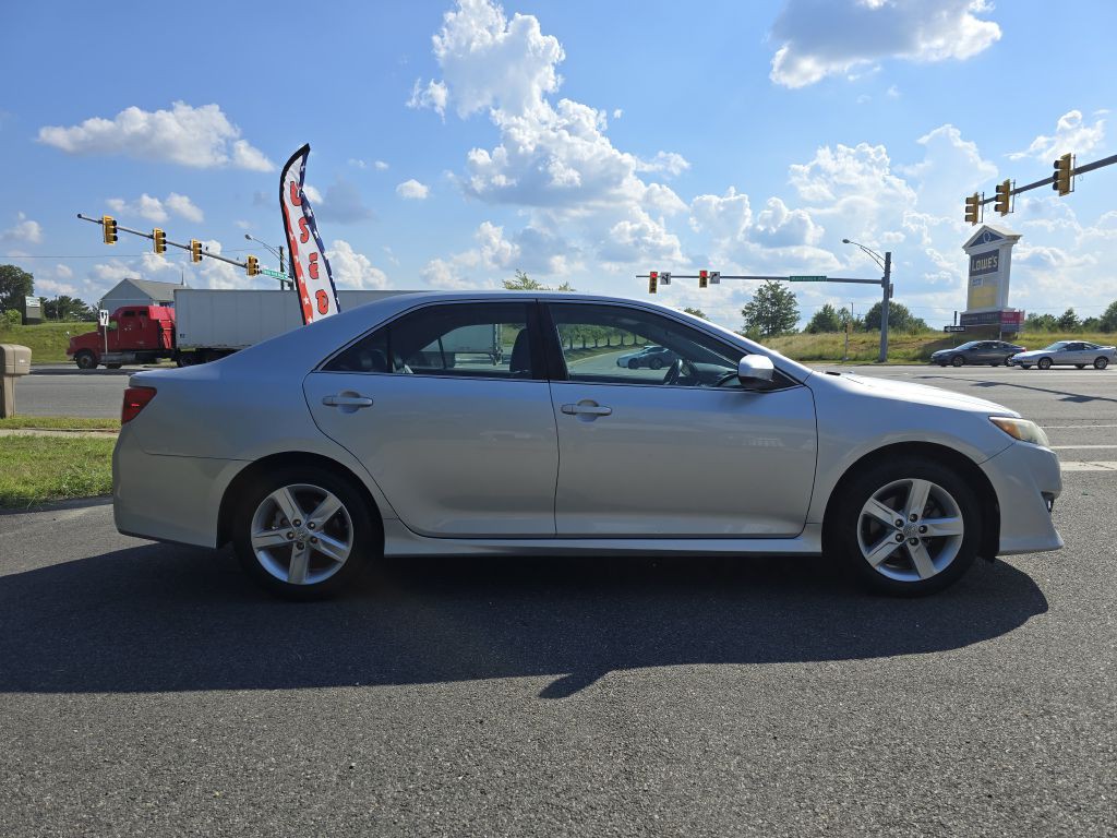 2012 Toyota Camry Image 4