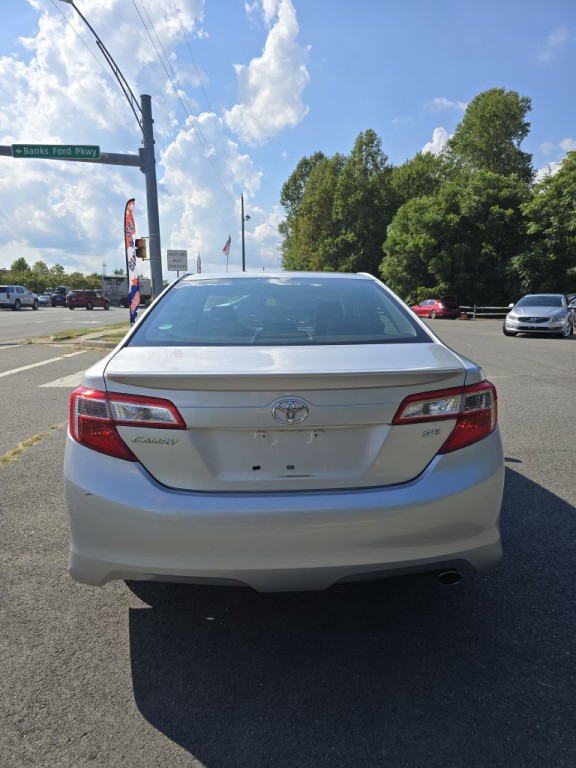 2012 Toyota Camry Image 6