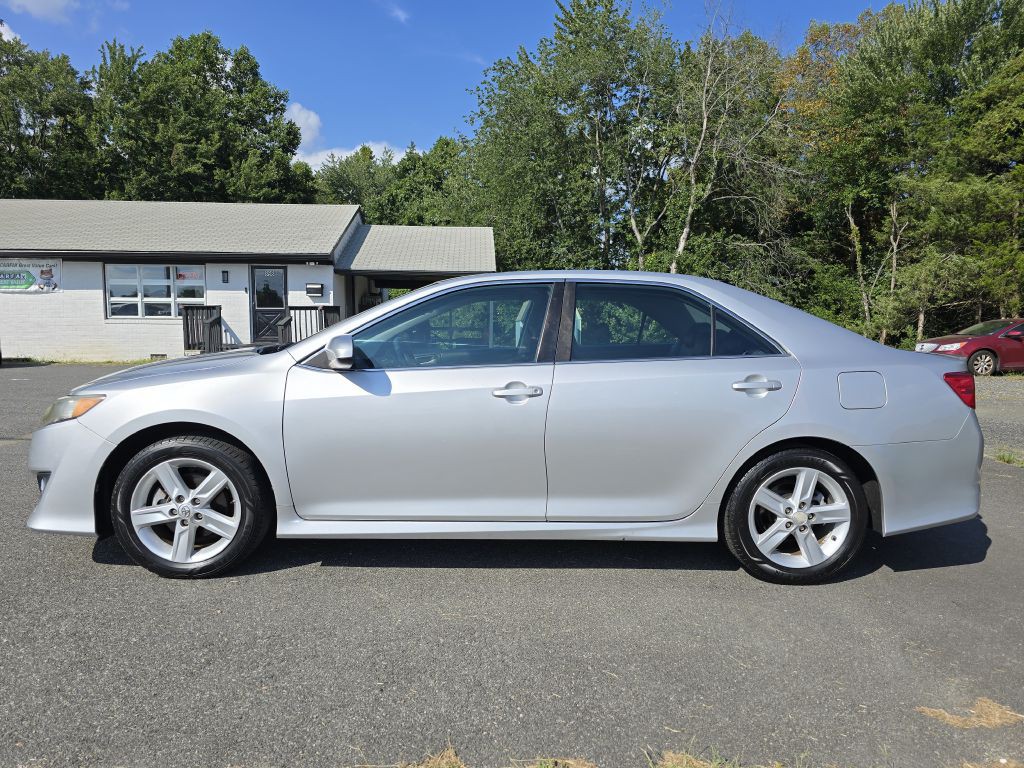 2012 Toyota Camry Image 8