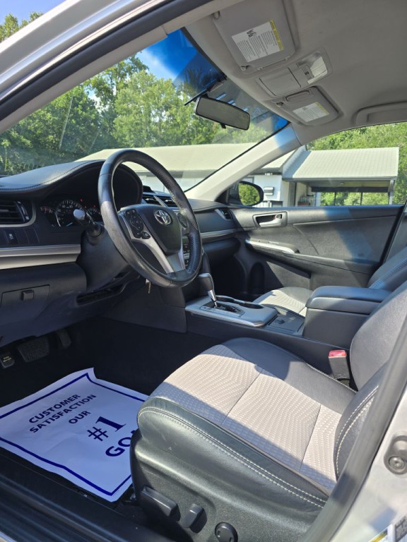 2012 Toyota Camry Image 9