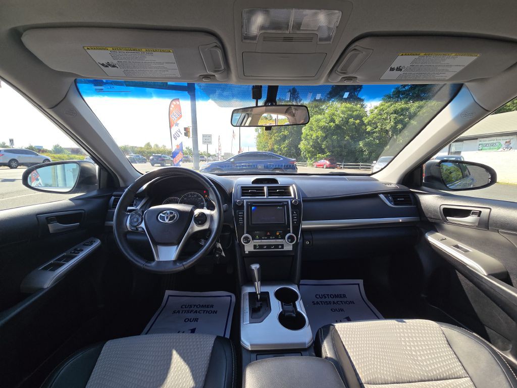 2012 Toyota Camry Image 11