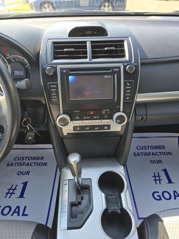2012 Toyota Camry Image 13