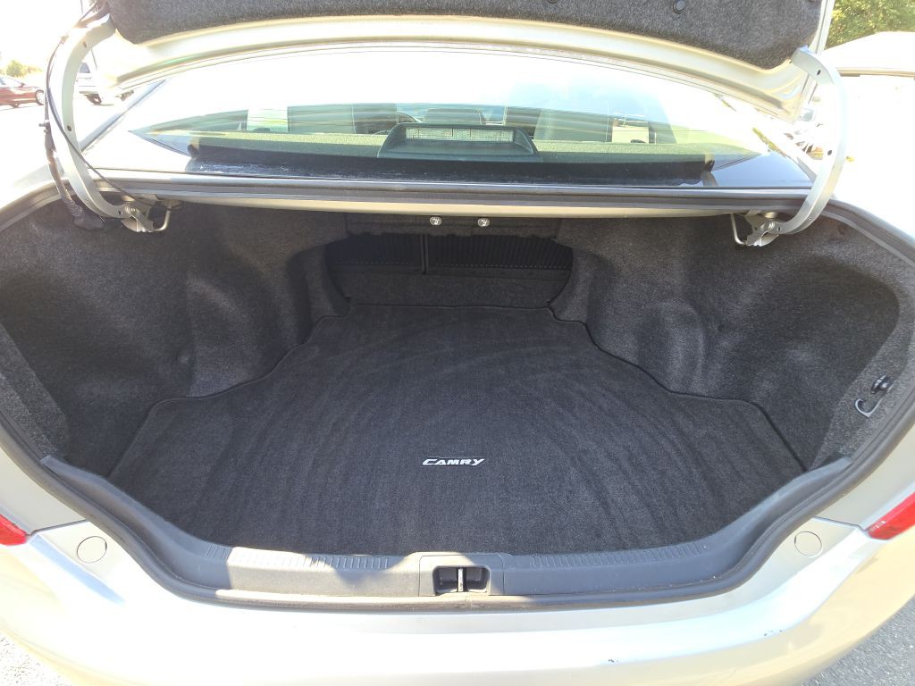 2012 Toyota Camry Image 15