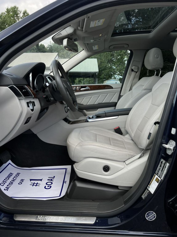 2016 Mercedes-Benz GL-Class Image 9