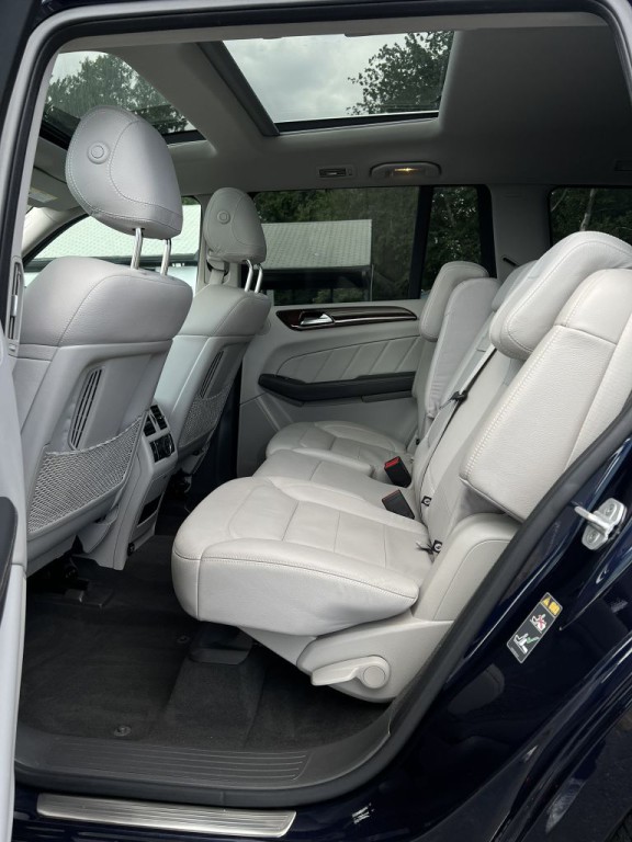 2016 Mercedes-Benz GL-Class Image 10