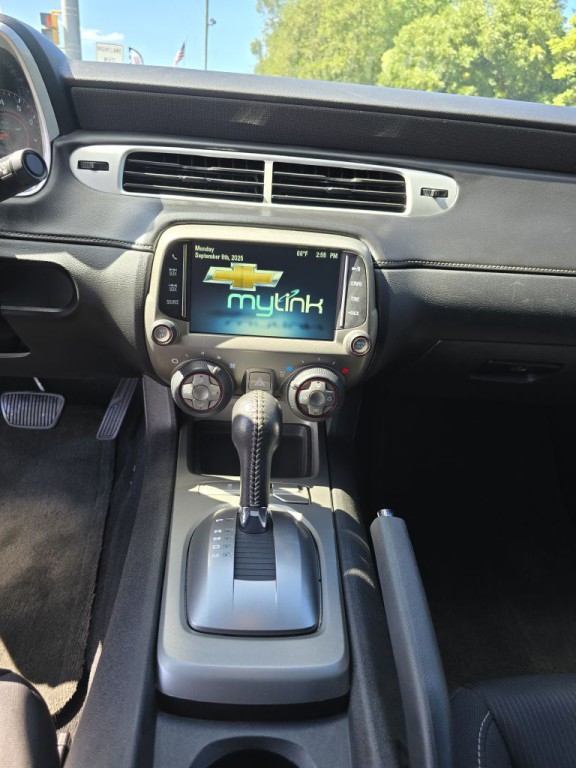 2015 Chevrolet Camaro Image 11