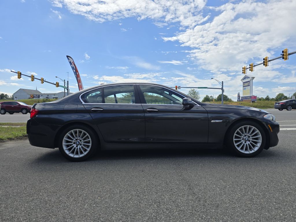 2013 BMW 5 Series Image 4