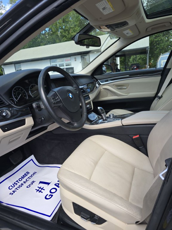 2013 BMW 5 Series Image 9