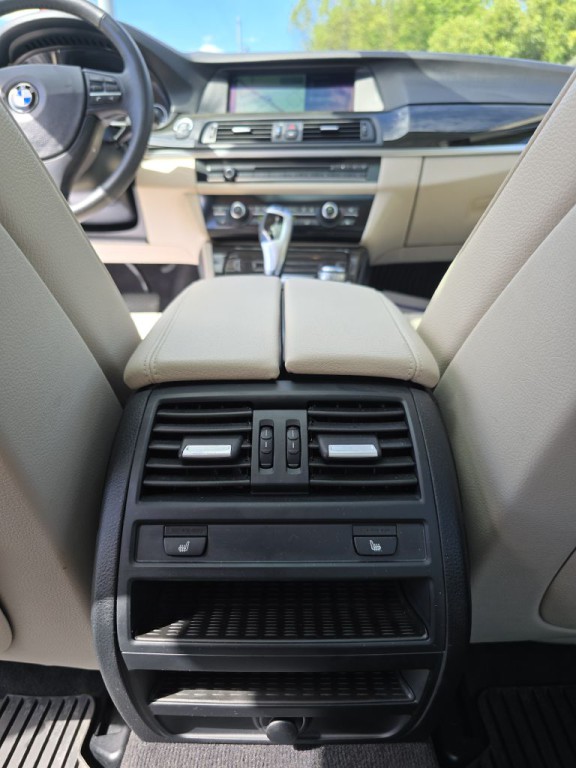 2013 BMW 5 Series Image 21