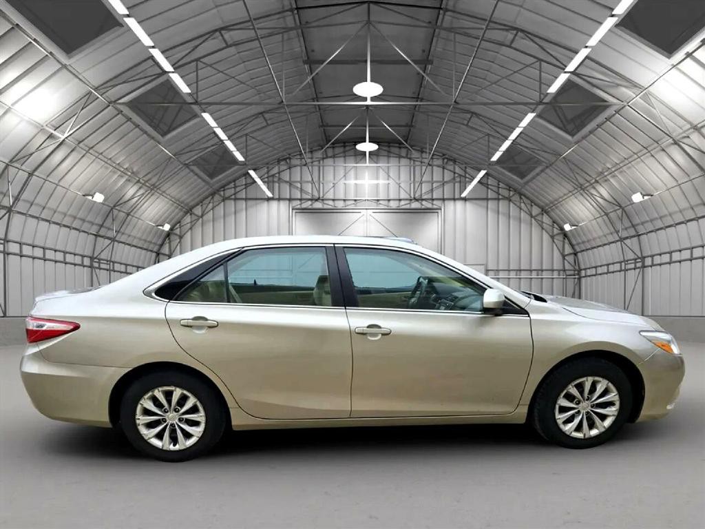 2015 Toyota Camry Image 4