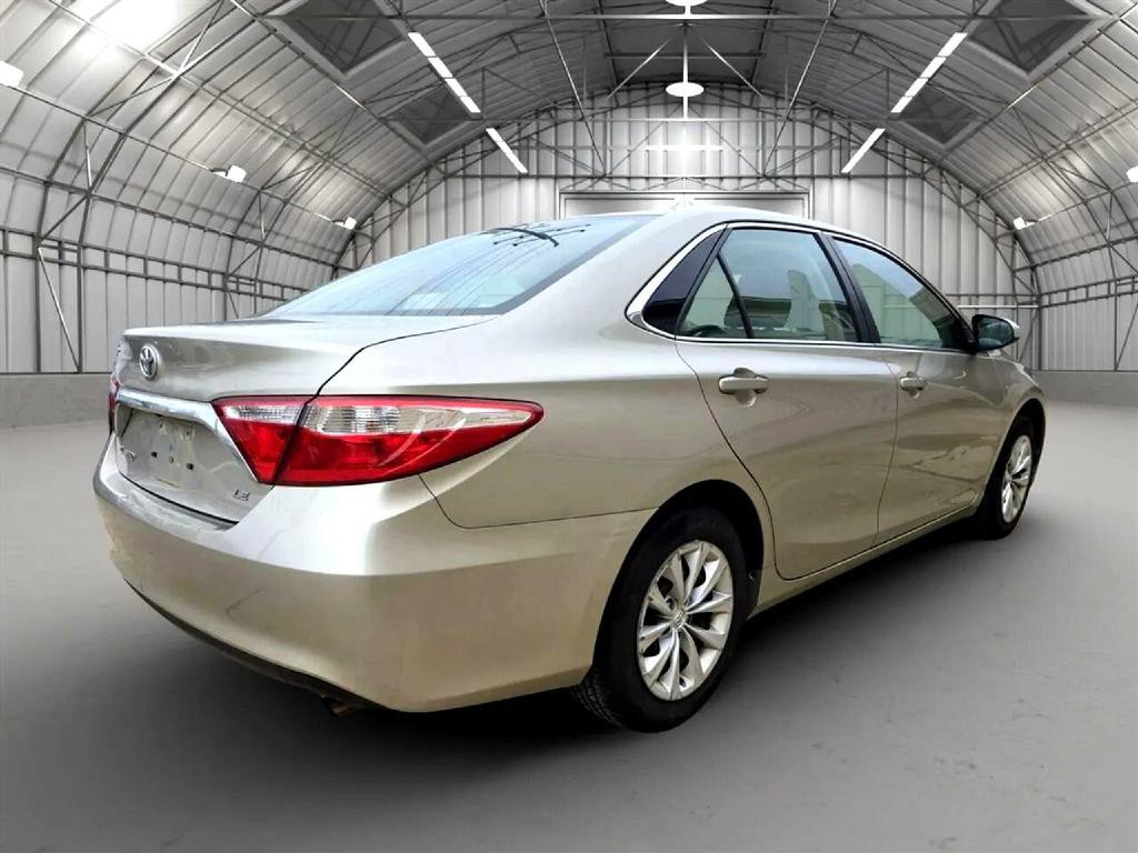 2015 Toyota Camry Image 7