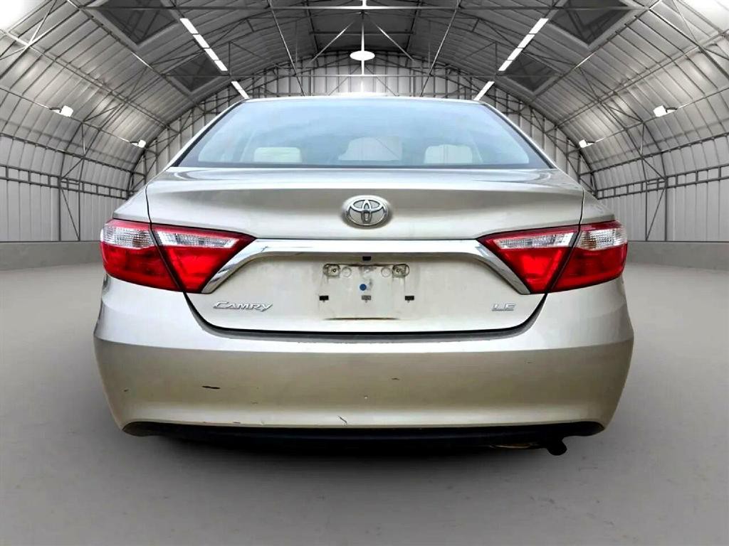 2015 Toyota Camry Image 8