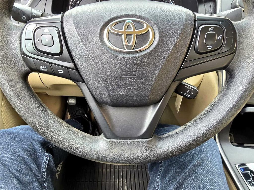2015 Toyota Camry Image 13