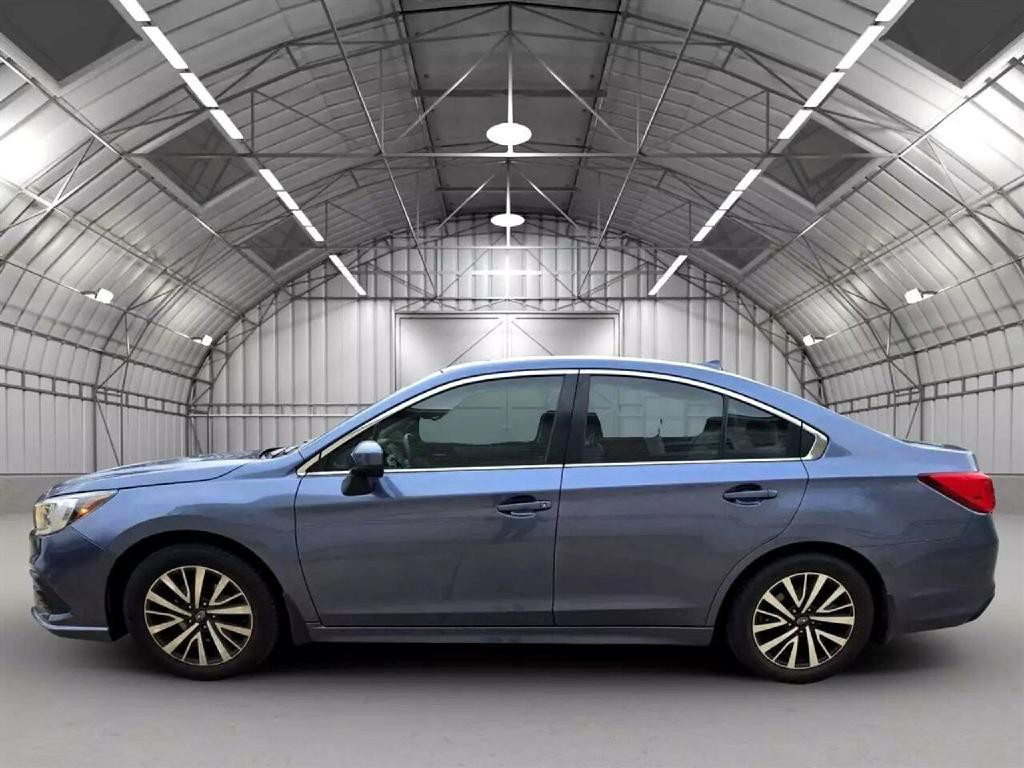 2018 Subaru Legacy Image 3