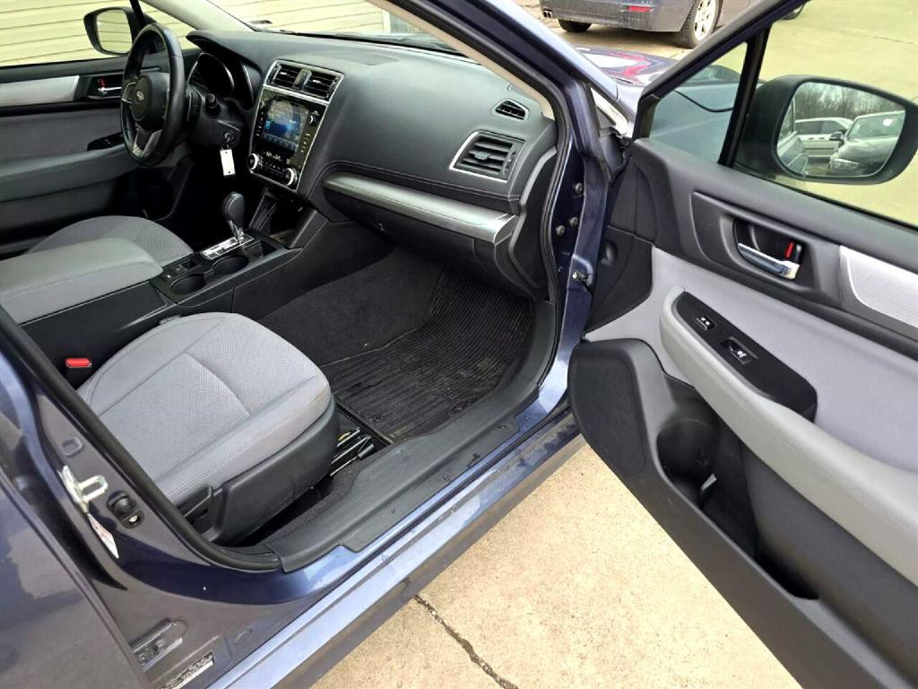 2018 Subaru Legacy Image 12