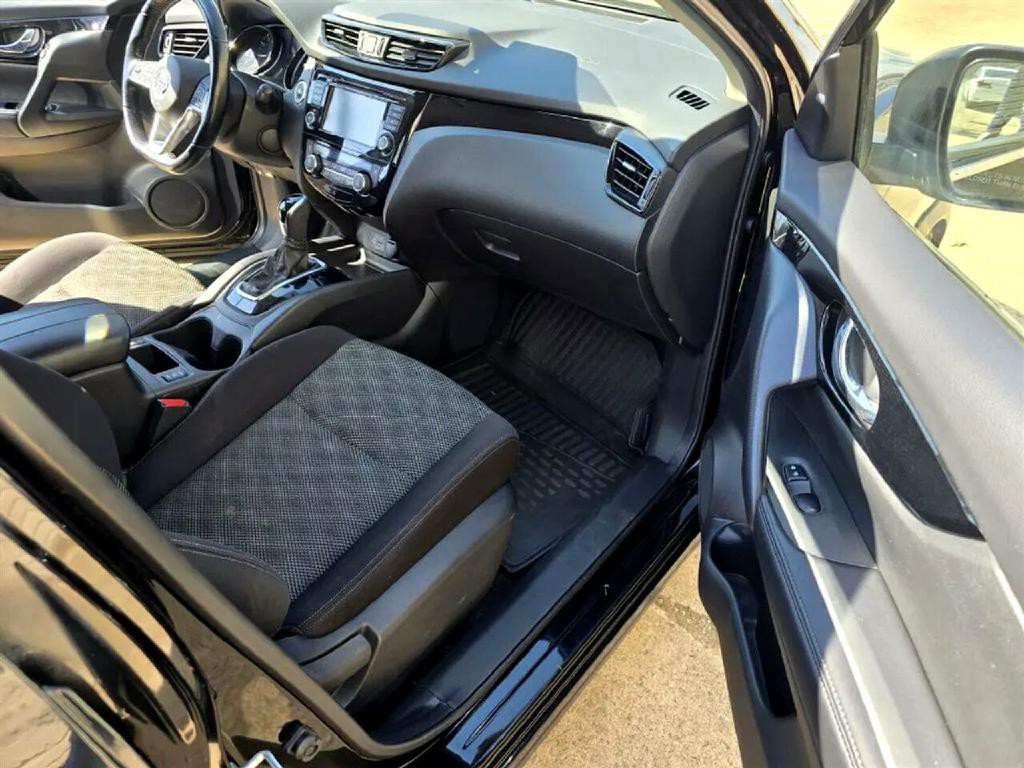 2020 Nissan Rogue Image 12