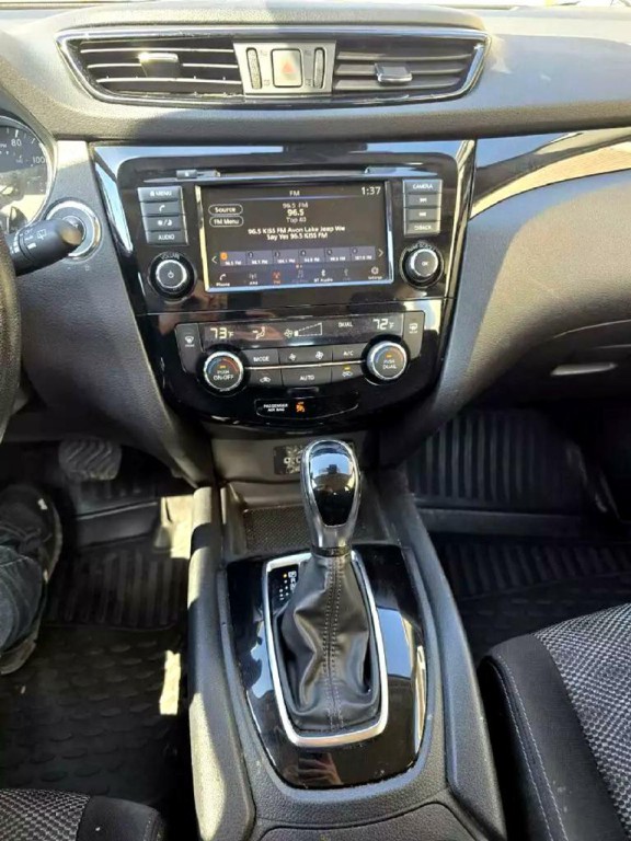 2020 Nissan Rogue Image 17