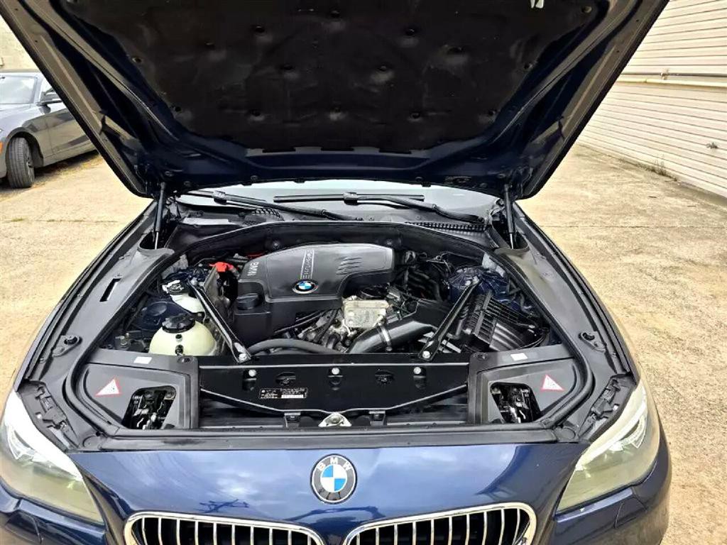2014 BMW 5 Series Image 25