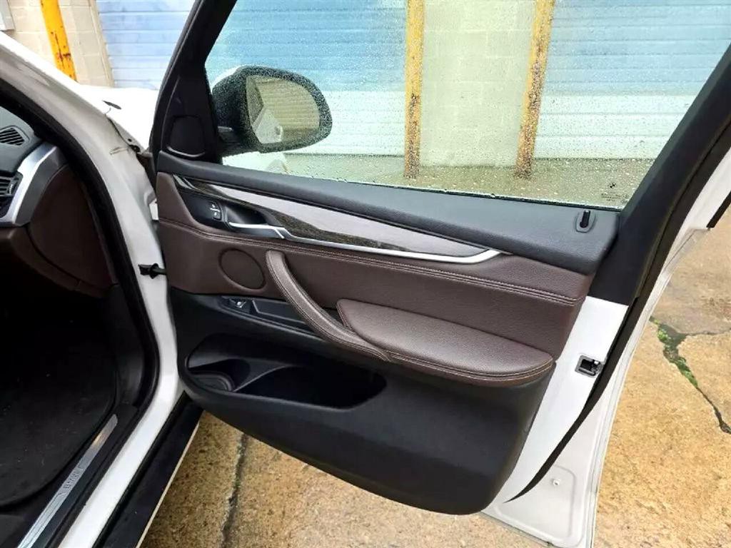 2017 BMW X5 Image 23