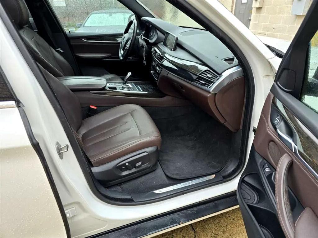 2017 BMW X5 Image 24