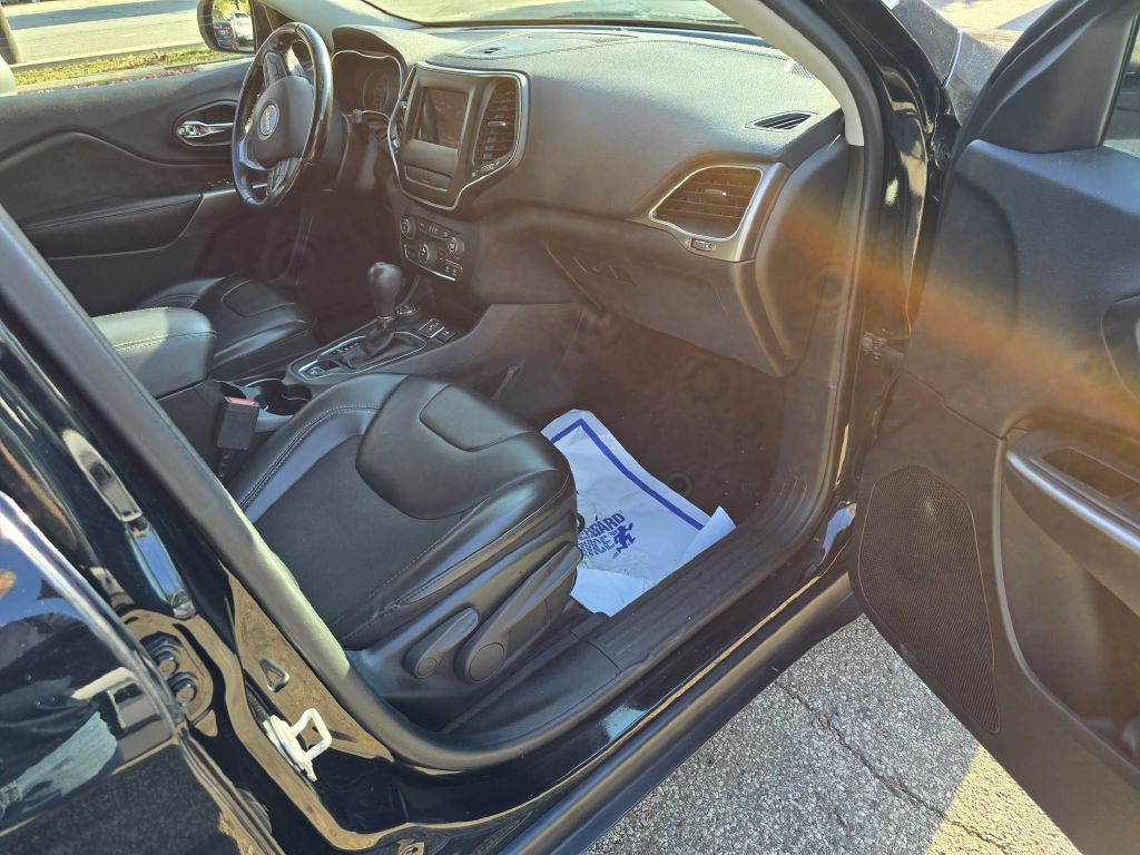 2019 Jeep Cherokee Image 10