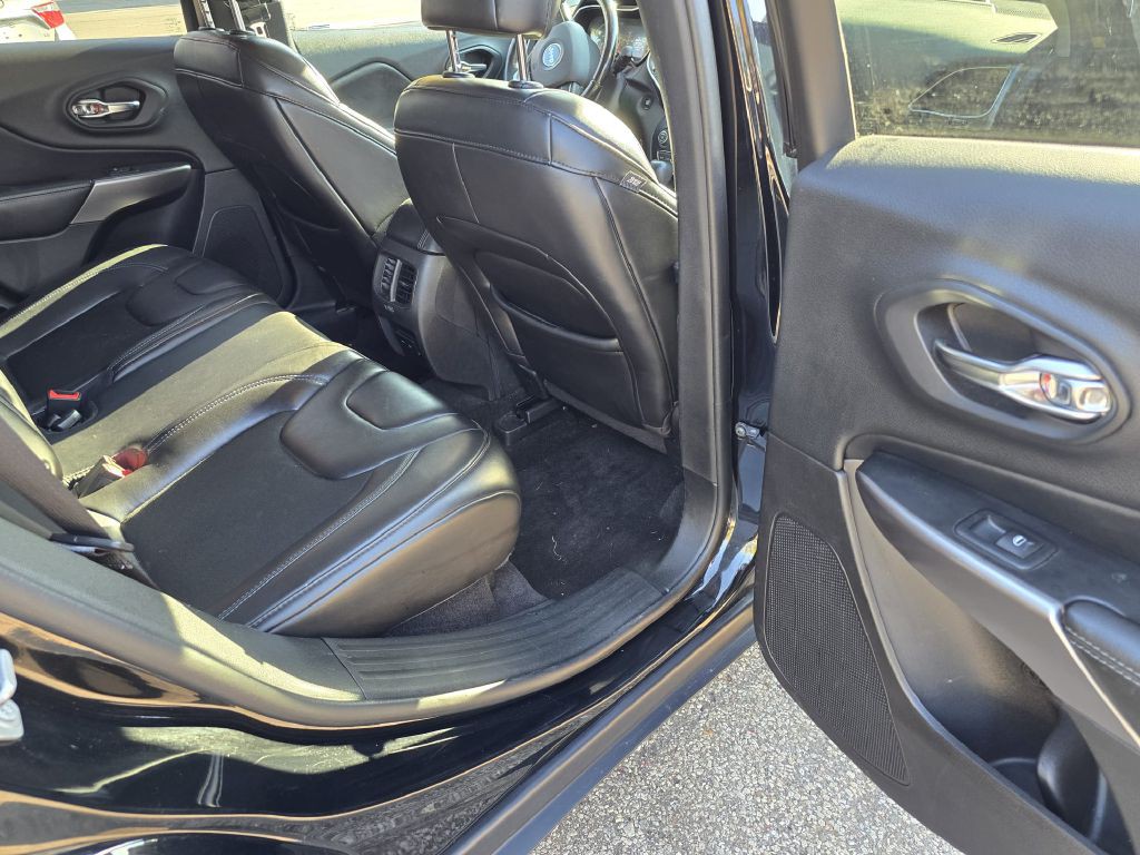 2019 Jeep Cherokee Image 11