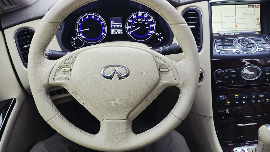 2011 INFINITI EX35 Image 10