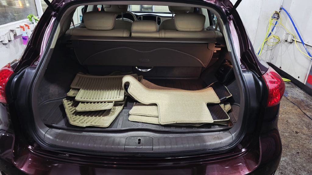 2011 INFINITI EX35 Image 19