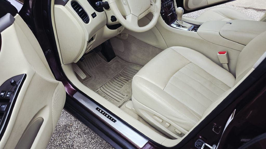 2011 INFINITI EX35 Image 7