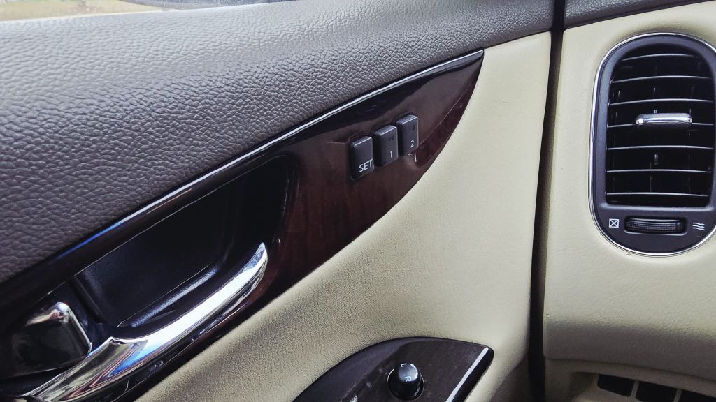 2011 INFINITI EX35 Image 11