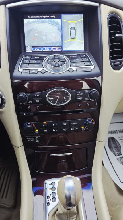 2011 INFINITI EX35 Image 17