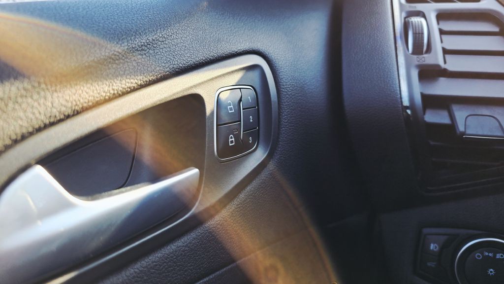 2019 Ford Escape Image 16