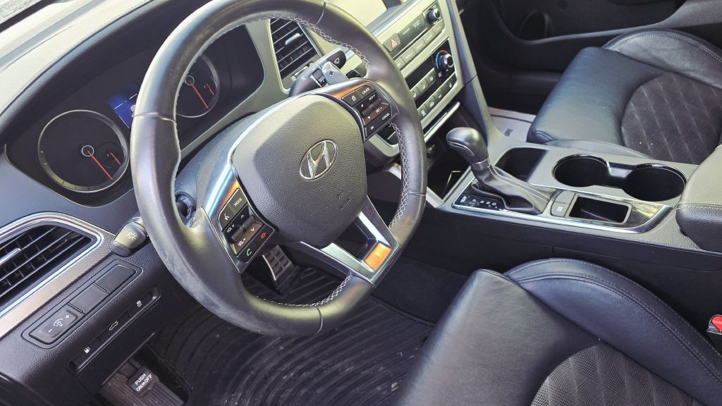 2017 Hyundai Sonata Image 17