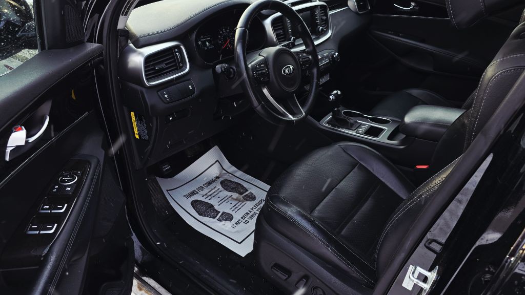 2017 Kia Sorento Image 9