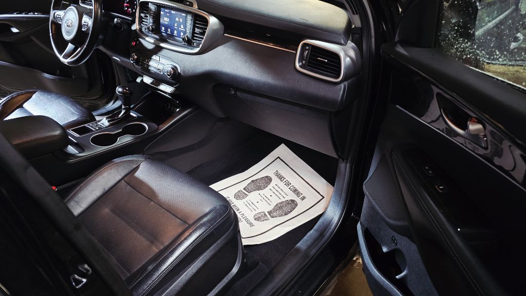 2017 Kia Sorento Image 11