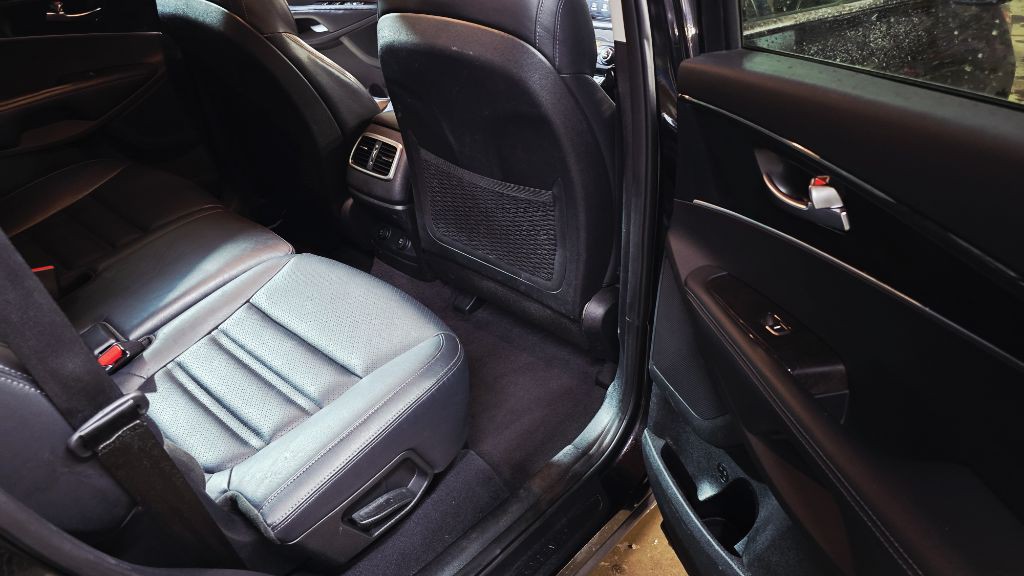 2017 Kia Sorento Image 12