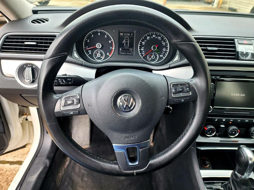 2013 Volkswagen Passat Image 7
