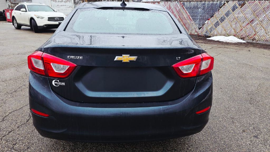 2018 Chevrolet Cruze Image 4