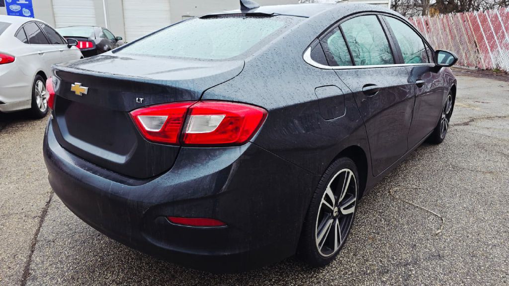 2018 Chevrolet Cruze Image 5