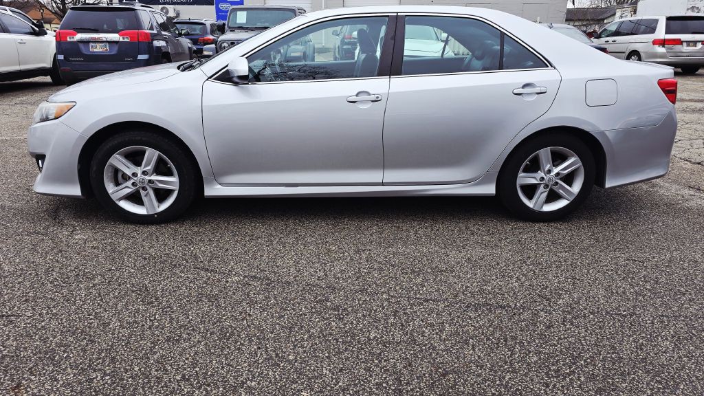 2014 Toyota Camry Image 3