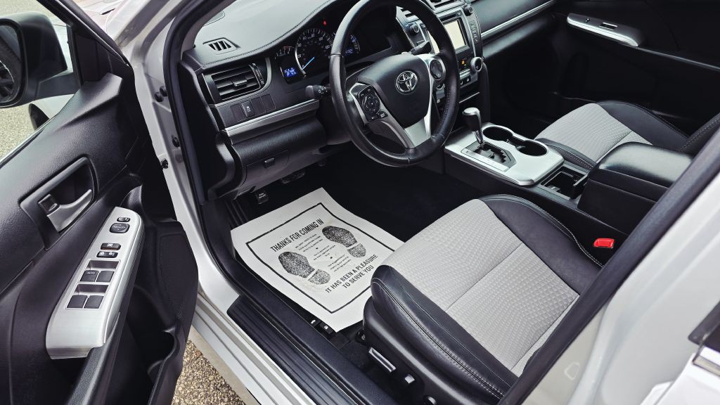 2014 Toyota Camry Image 9