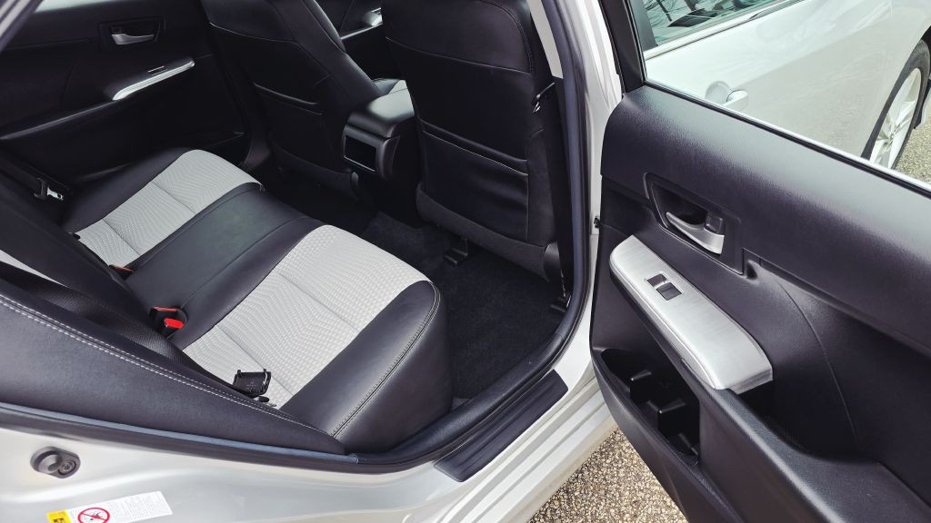 2014 Toyota Camry Image 11