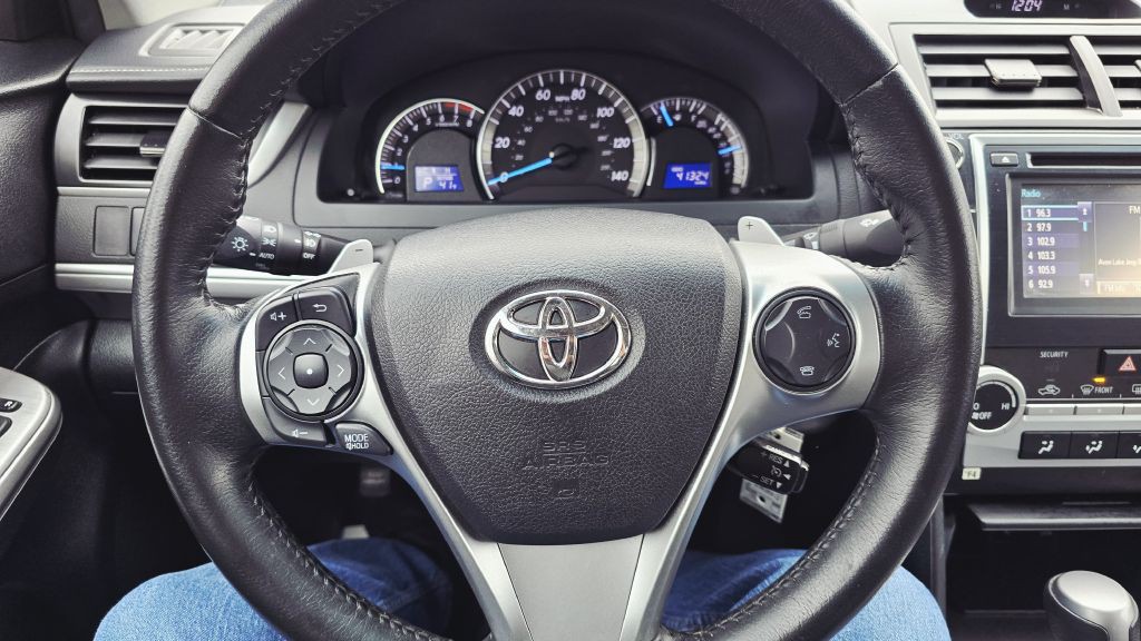 2014 Toyota Camry Image 14