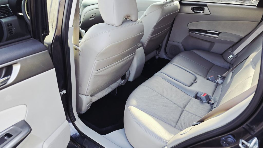 2013 Subaru Forester Image 10