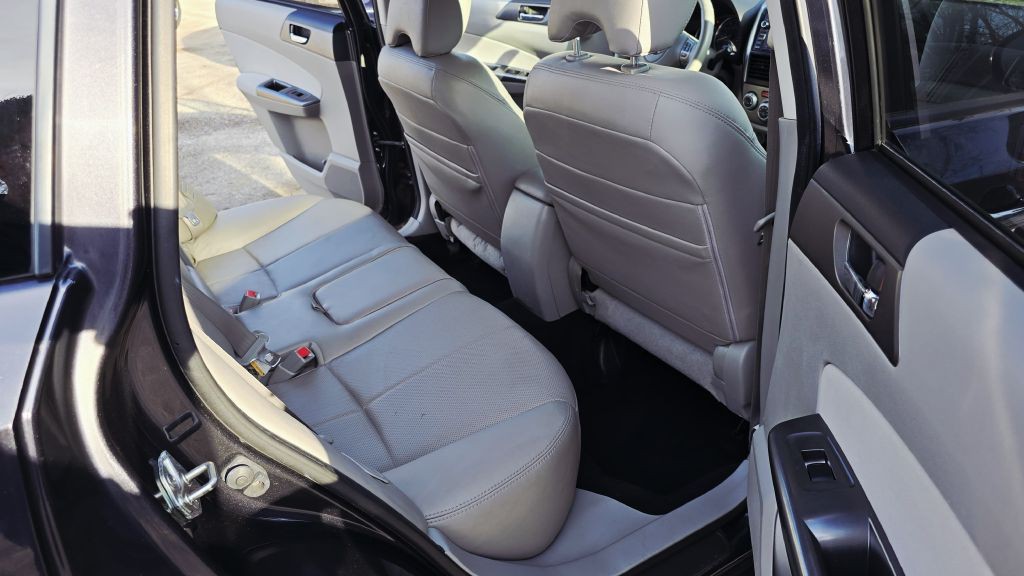 2013 Subaru Forester Image 12