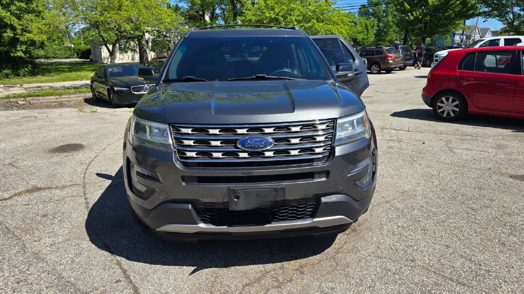 2016 Ford Explorer Image 1