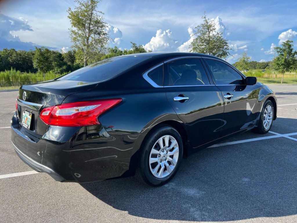 2016 Nissan Altima Image 3